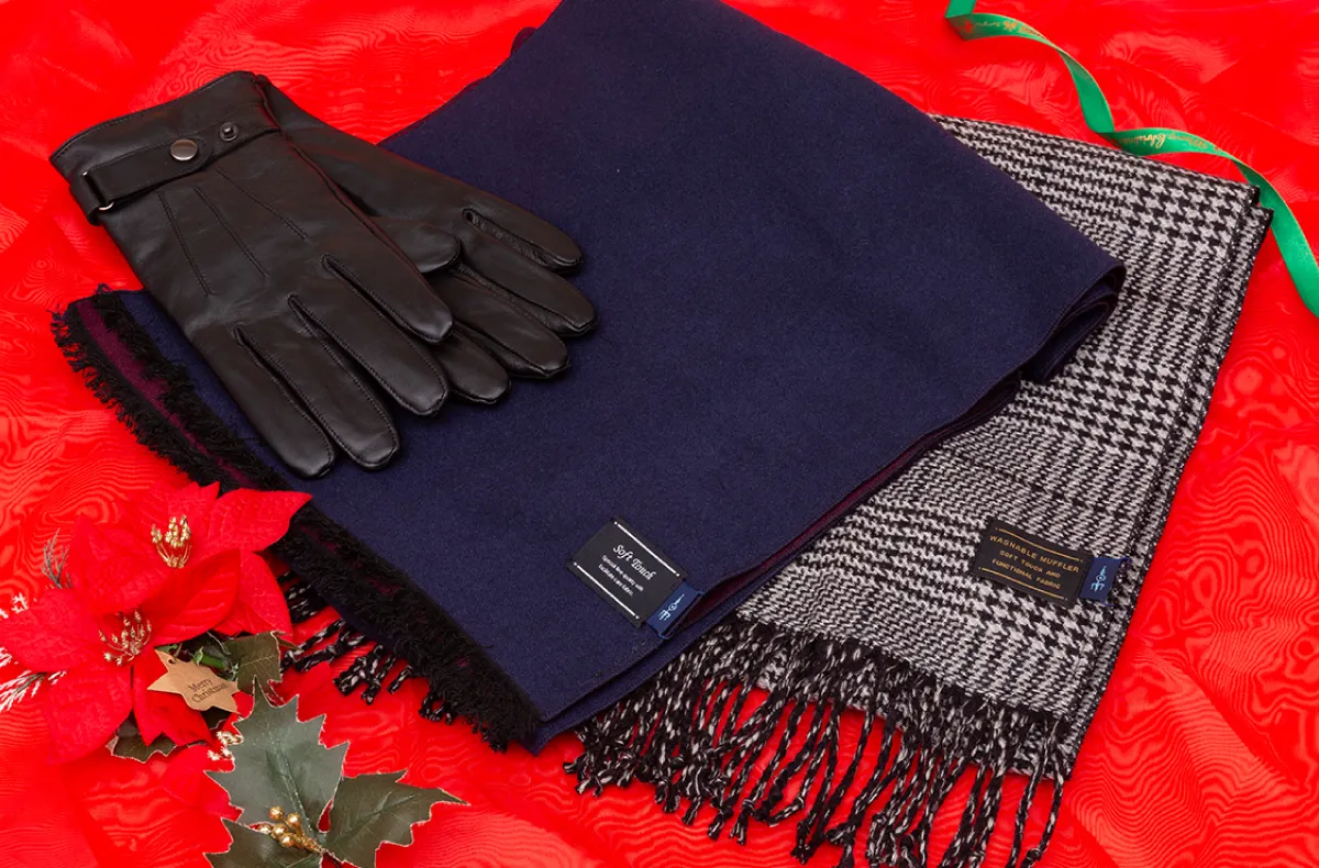 マフラー、グローブ